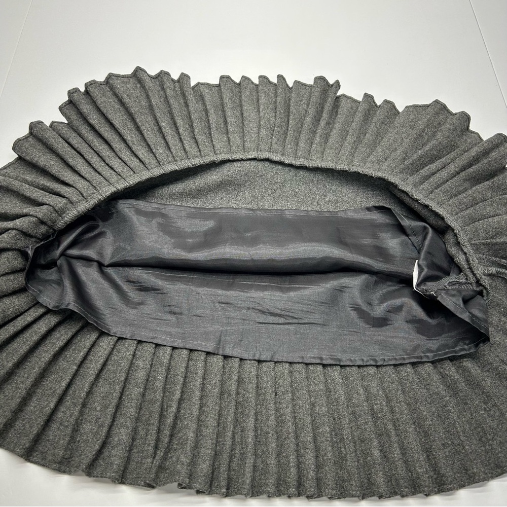 GAP VINTAGE Charcoal Gray Virgin Wool Skirt W 4 Pleated Bottom Side Zip Lined - Picture 8 of 15